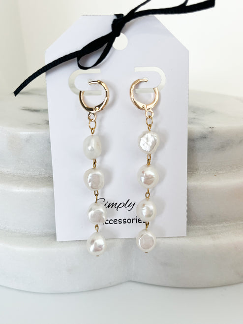 14k. Gold filled hooks with freshwater pearls earrings